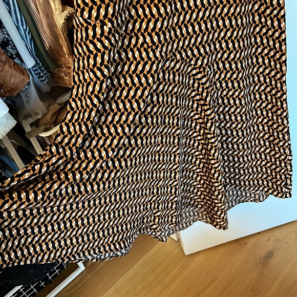 High-low Printed dress - Picture 5 of 6